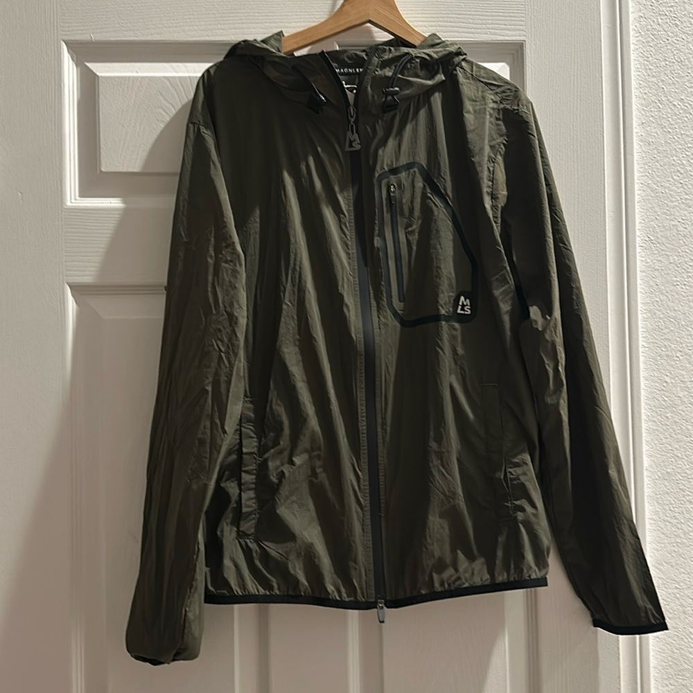 NWT Magnlens Bristol Featherweight Windbreaker